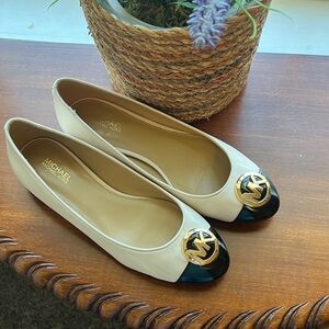 Michael Kors Cream Black Flats Shoes with Gold Emblem 6.5